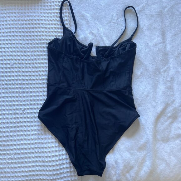 NWOT Solid & Striped Veronica One Piece Swimsuit - Picture 5 of 8